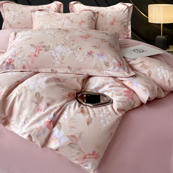 91家纺网 家纺一手货源 找家纺 朵希曼 2026新款全棉云感生态磨毛数码印花系列四件套 科莫花园-粉