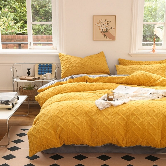 91家纺网 家纺一手货源 找家纺 啊雅家居 2026新款阳离子提花牛奶绒三件套四件套 暖提黄