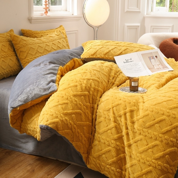 91家纺网 家纺一手货源 找家纺 啊雅家居 2026新款阳离子提花牛奶绒三件套四件套 暖提黄