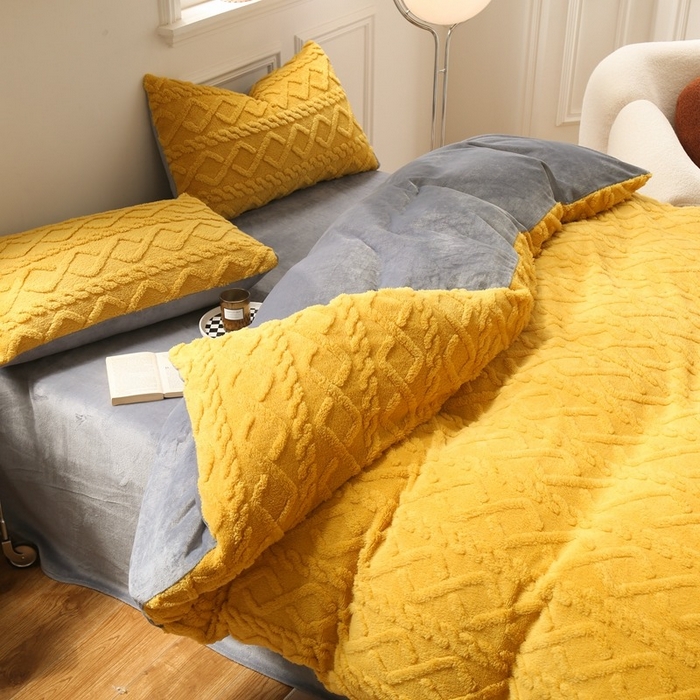 91家纺网 家纺一手货源 找家纺 啊雅家居 2026新款阳离子提花牛奶绒三件套四件套 暖提黄