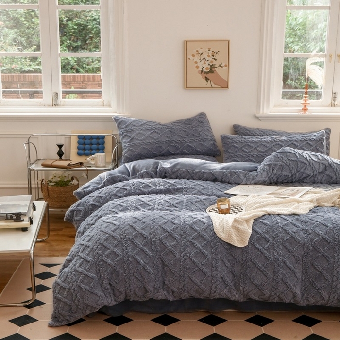 91家纺网 家纺一手货源 找家纺 啊雅家居 2026新款阳离子提花牛奶绒三件套四件套 暖提灰