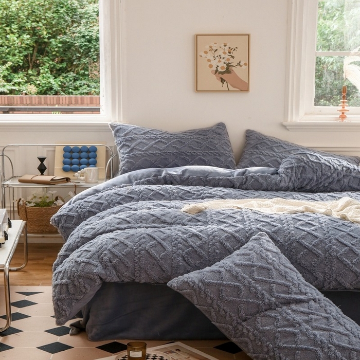 91家纺网 家纺一手货源 找家纺 啊雅家居 2026新款阳离子提花牛奶绒三件套四件套 暖提灰