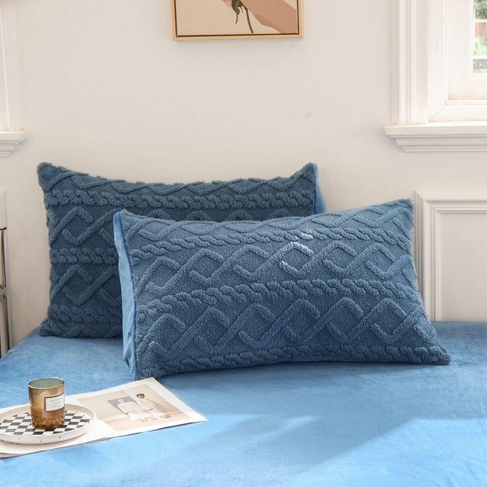 91家纺网 家纺一手货源 找家纺 啊雅家居 2026新款阳离子提花牛奶绒三件套四件套 暖提蓝