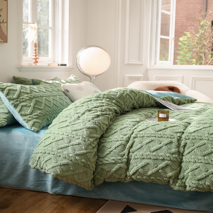 91家纺网 家纺一手货源 找家纺 啊雅家居 2026新款阳离子提花牛奶绒三件套四件套 暖提绿