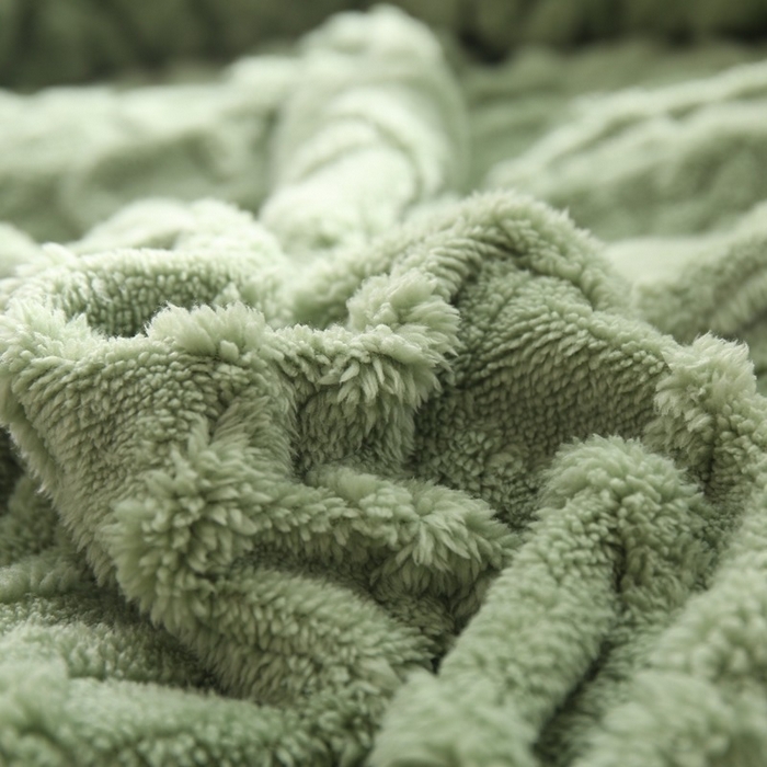 91家纺网 家纺一手货源 找家纺 啊雅家居 2026新款阳离子提花牛奶绒三件套四件套 暖提绿