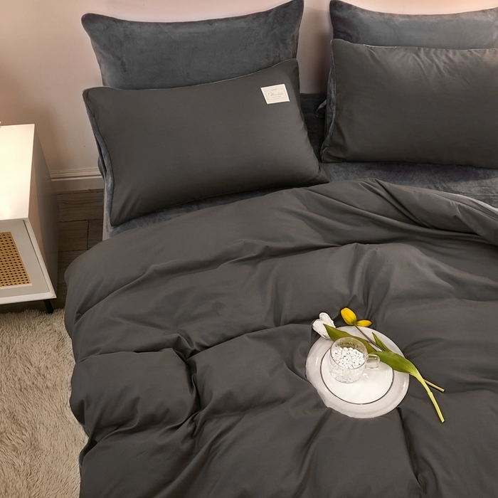 91家纺网 家纺一手货源 找家纺 啊雅家居 2026新款水洗棉加绒单面绒被套 深灰加牛奶绒