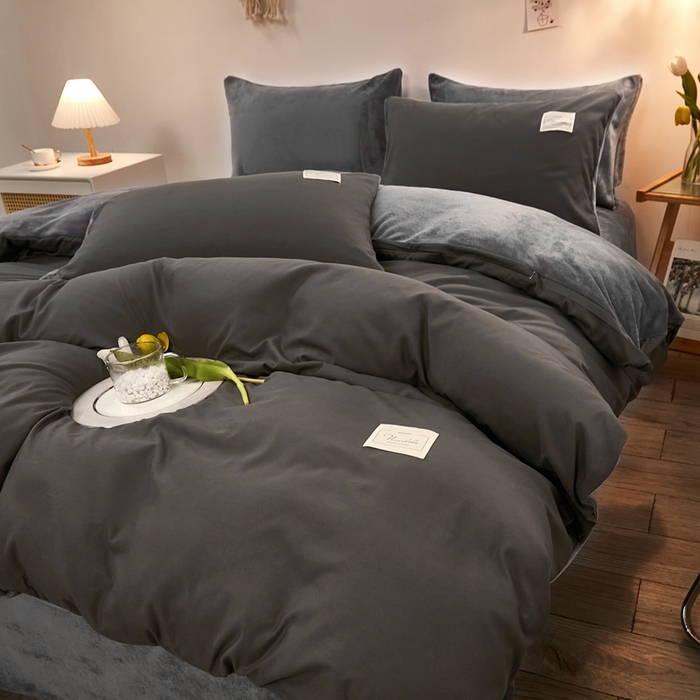 91家纺网 家纺一手货源 找家纺 啊雅家居 2026新款水洗棉加绒单面绒被套 深灰加牛奶绒