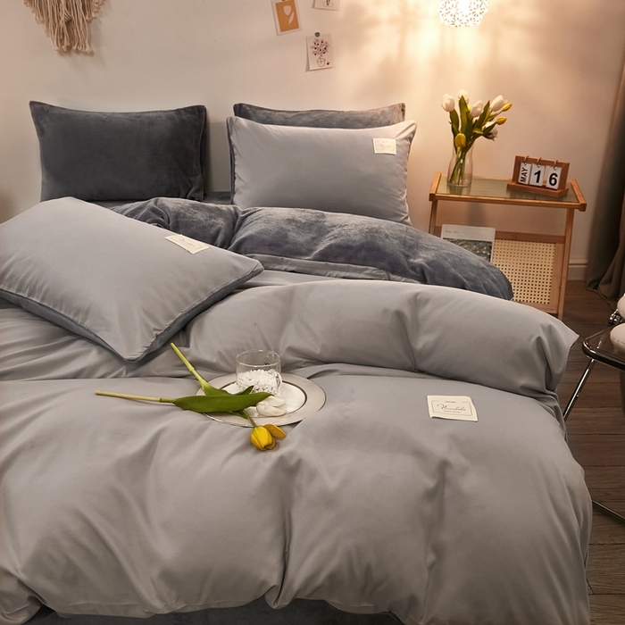 91家纺网 家纺一手货源 找家纺 啊雅家居 2026新款水洗棉加绒单面绒被套 浅灰加牛奶绒