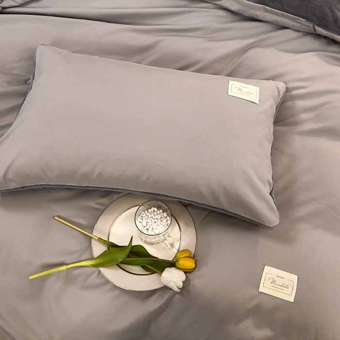 91家纺网 家纺一手货源 找家纺 啊雅家居 2026新款水洗棉加绒单面绒被套 浅灰加牛奶绒