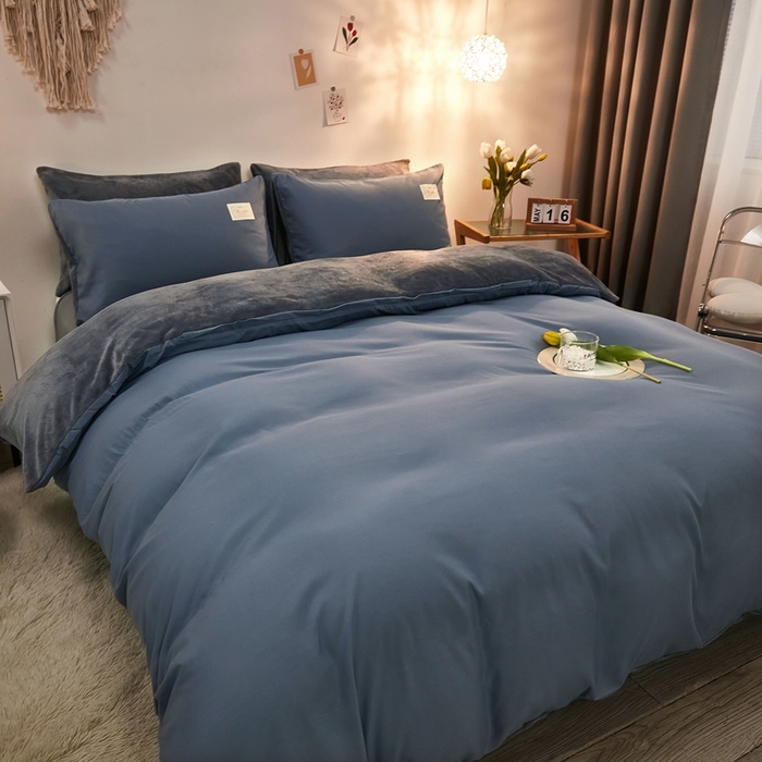 91家纺网 家纺一手货源 找家纺 啊雅家居 2026新款水洗棉加绒单面绒被套 浅蓝灰加牛奶绒