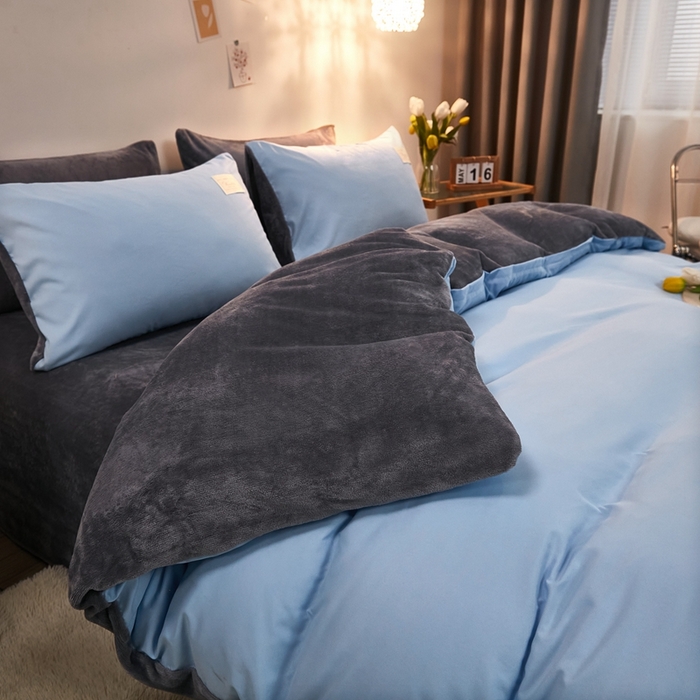 91家纺网 家纺一手货源 找家纺 啊雅家居 2026新款水洗棉加绒单面绒被套 天空兰加牛奶绒