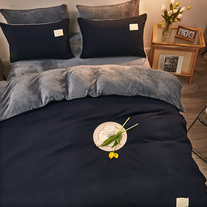 91家纺网 家纺一手货源 找家纺 啊雅家居 2026新款水洗棉加绒单面绒被套 藏青加牛奶绒