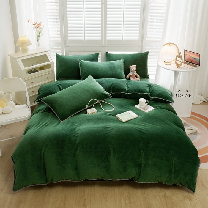 91家纺网 家纺一手货源 找家纺 啊雅家居 2026新款贝壳边宝宝绒四件套 贝壳草绿