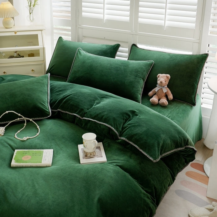 91家纺网 家纺一手货源 找家纺 啊雅家居 2026新款贝壳边宝宝绒四件套 贝壳草绿