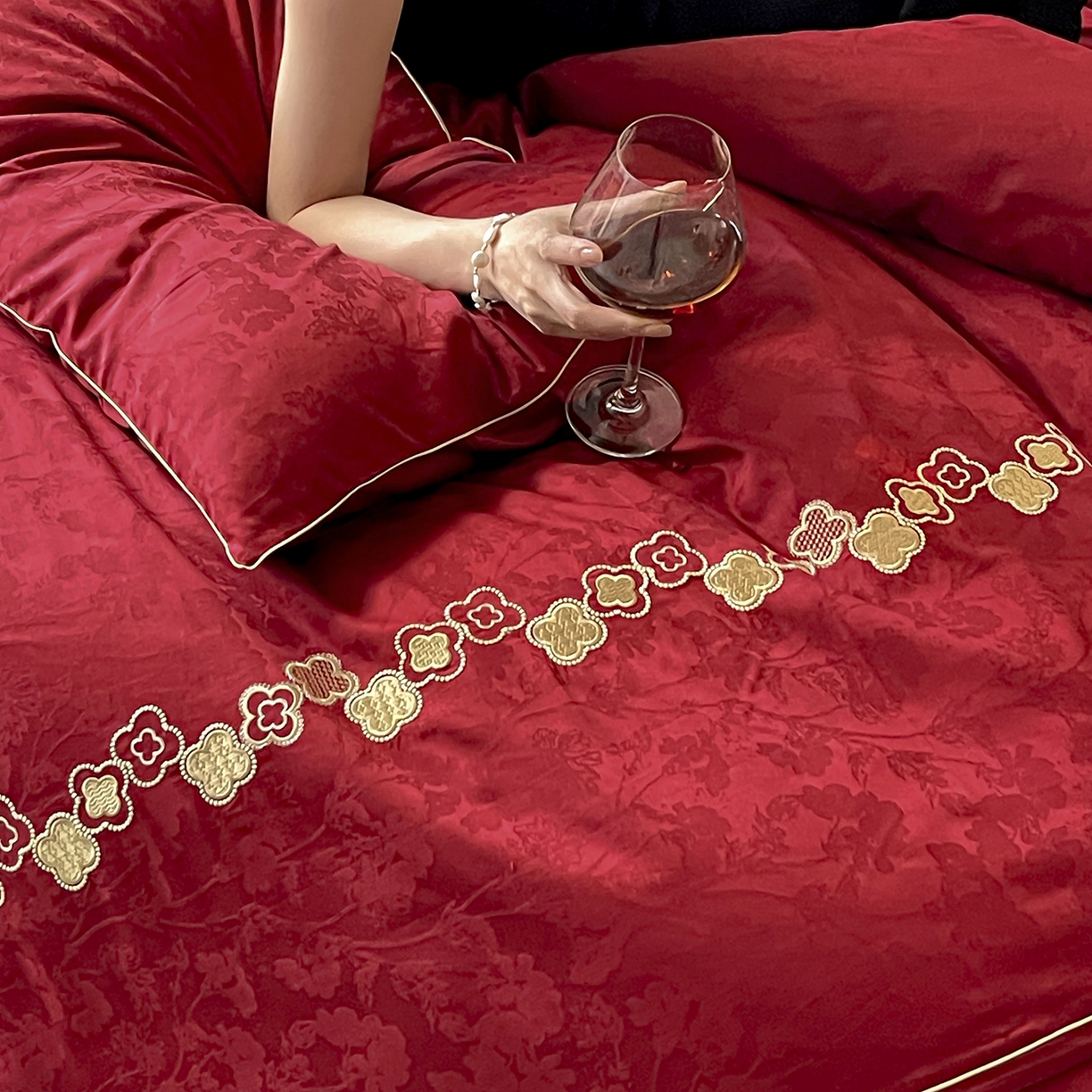 91家纺网 家纺一手货源 找家纺 （总）西西家居 2026新款大红婚庆100支长绒棉提花独家专版四件套-繁花似锦