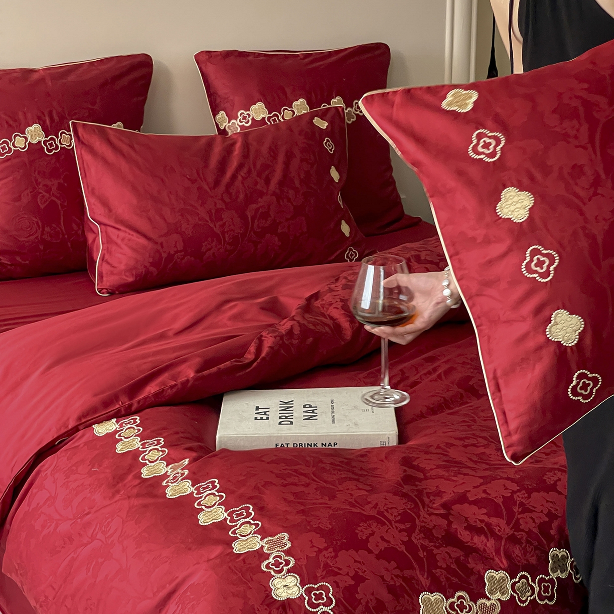 91家纺网 家纺一手货源 找家纺 （总）西西家居 2026新款大红婚庆100支长绒棉提花独家专版四件套-繁花似锦