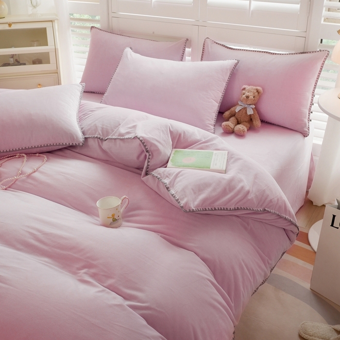 91家纺网 家纺一手货源 找家纺 啊雅家居 2026新款贝壳边宝宝绒四件套 贝壳清粉