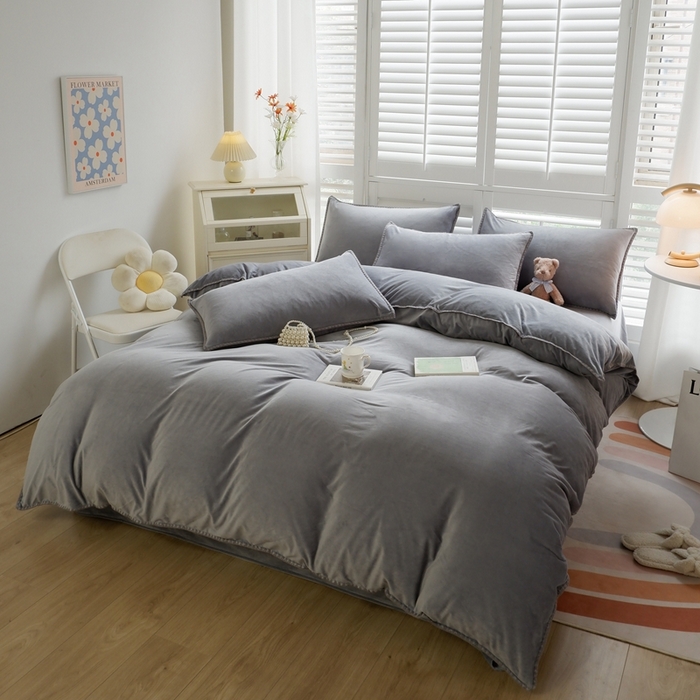 91家纺网 家纺一手货源 找家纺 啊雅家居 2026新款贝壳边宝宝绒四件套 贝壳银灰