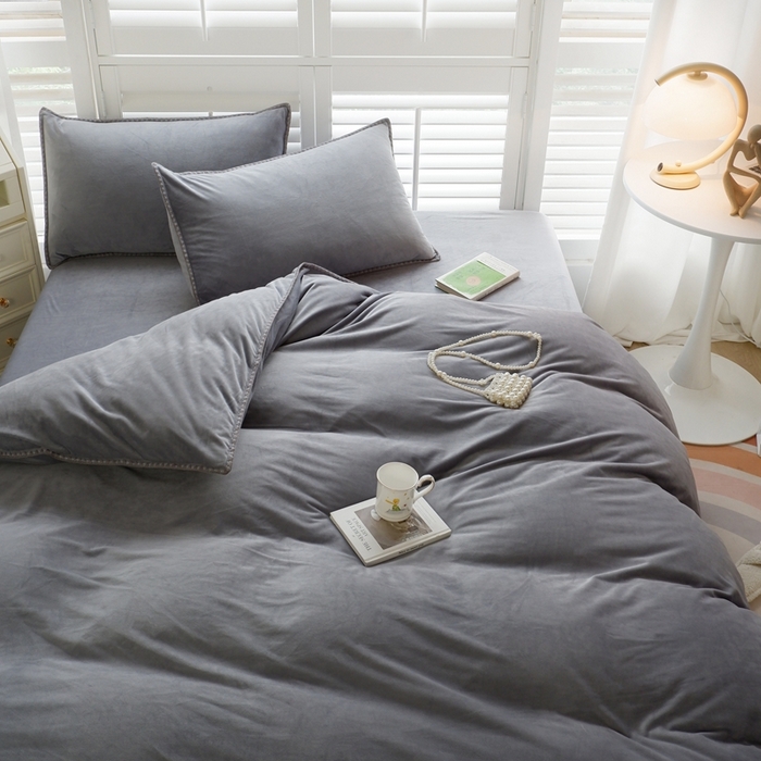 91家纺网 家纺一手货源 找家纺 啊雅家居 2026新款贝壳边宝宝绒四件套 贝壳银灰