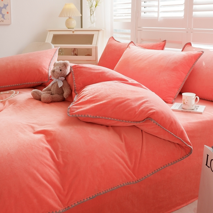 91家纺网 家纺一手货源 找家纺 啊雅家居 2026新款贝壳边宝宝绒四件套 贝壳砖红