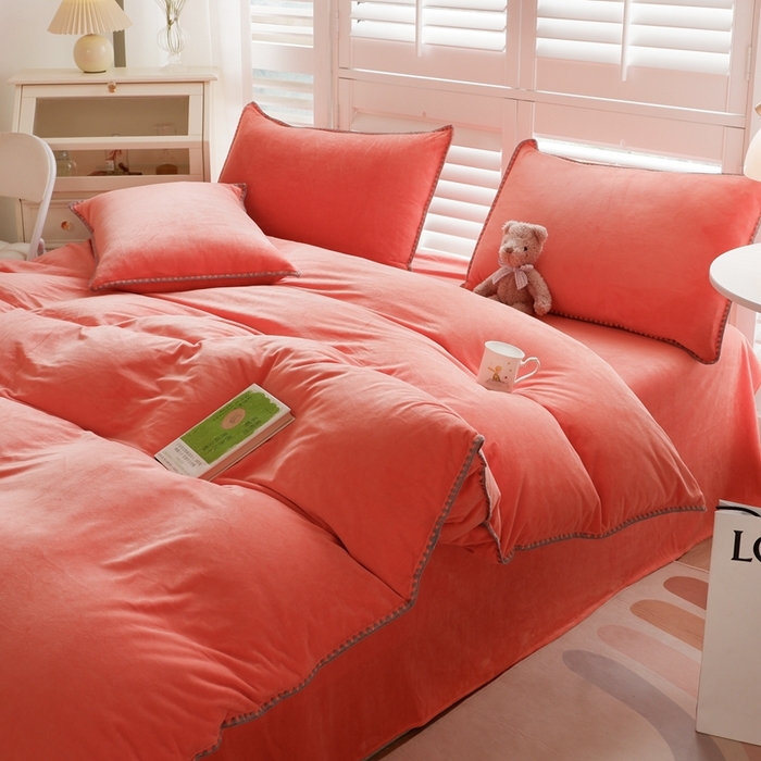 91家纺网 家纺一手货源 找家纺 啊雅家居 2026新款贝壳边宝宝绒四件套 贝壳砖红