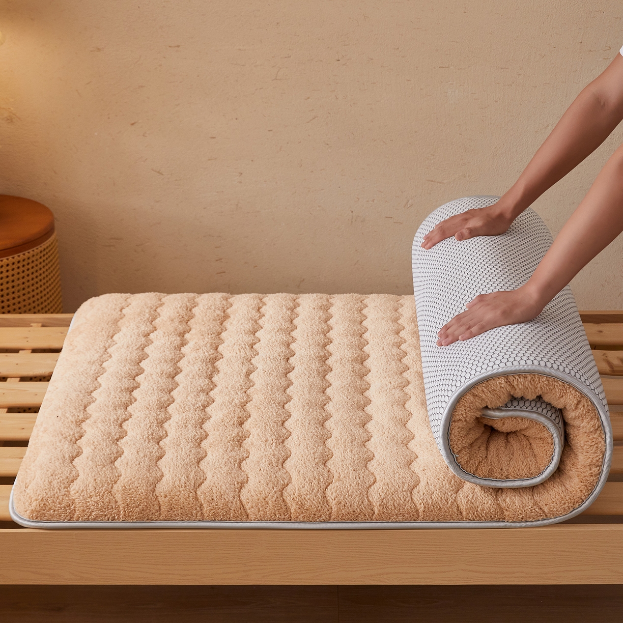 91家纺网 家纺一手货源 找家纺 （总）月茶家纺 2026新款高克重羊羔绒床垫垫子