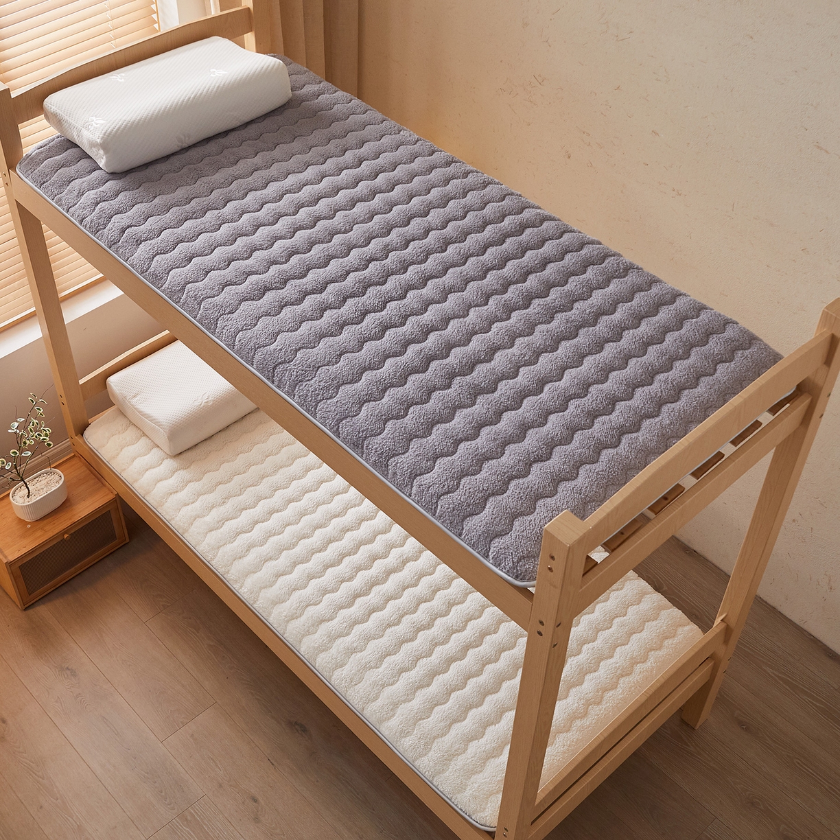 91家纺网 家纺一手货源 找家纺 （总）月茶家纺 2026新款高克重羊羔绒床垫垫子