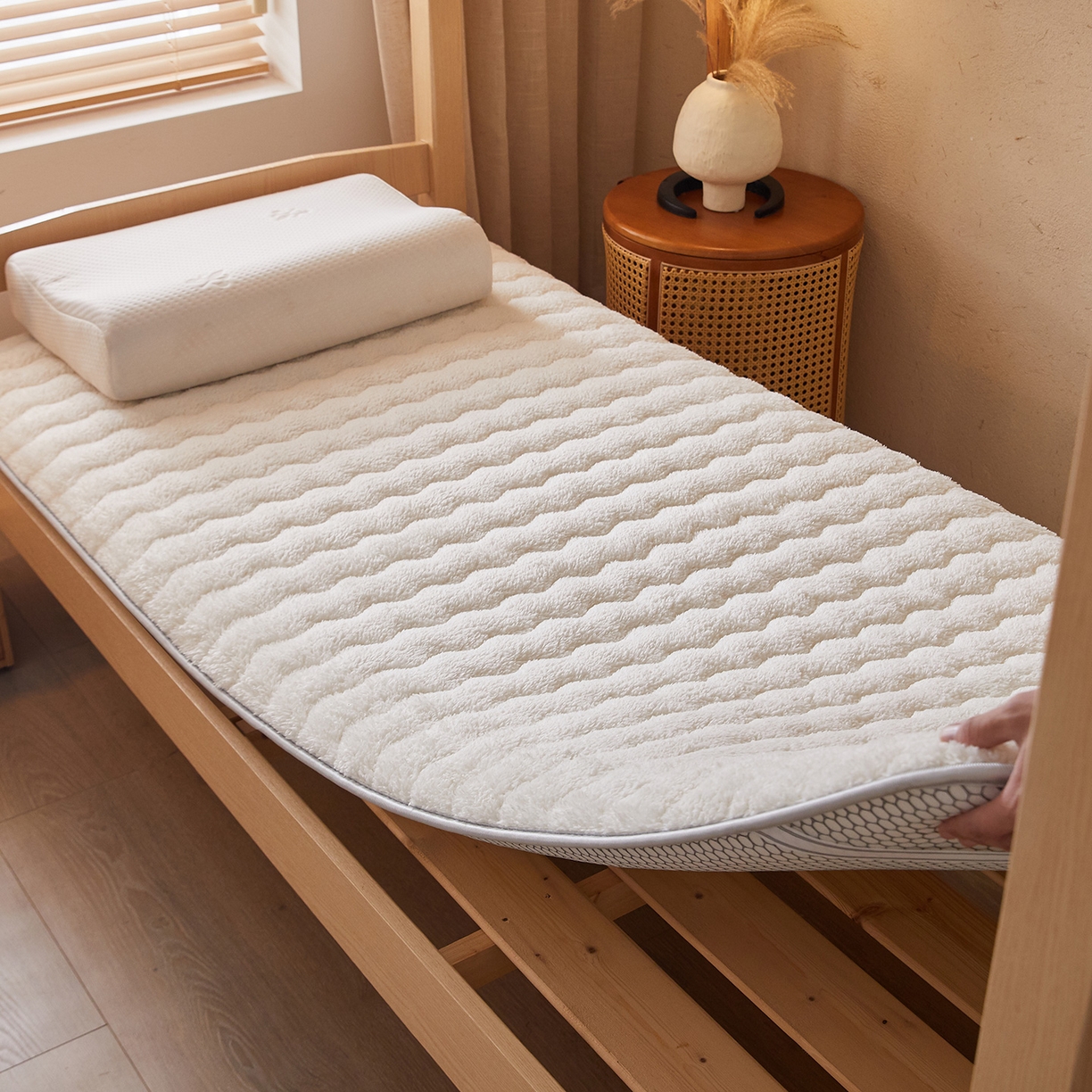 91家纺网 家纺一手货源 找家纺 （总）月茶家纺 2026新款高克重羊羔绒床垫垫子