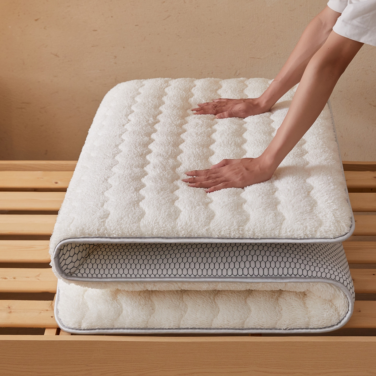 91家纺网 家纺一手货源 找家纺 （总）月茶家纺 2026新款高克重羊羔绒床垫垫子