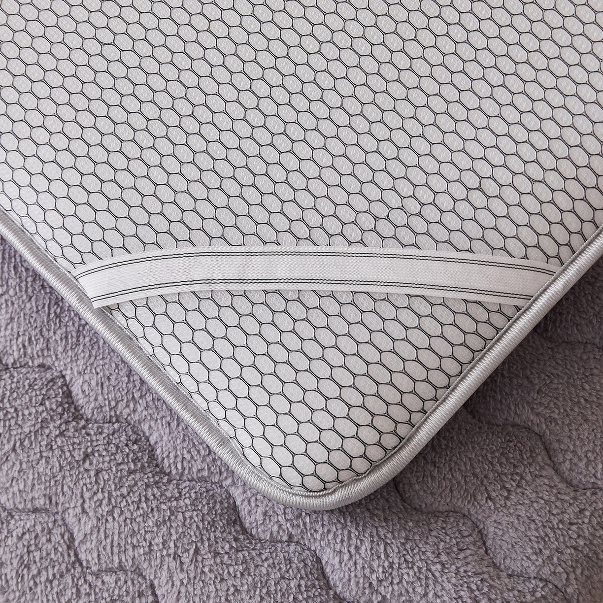 91家纺网 家纺一手货源 找家纺 月茶家纺 2026新款高克重羊羔绒床垫垫子 灰色