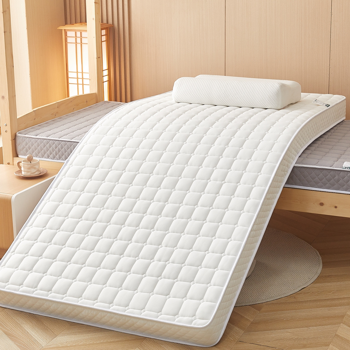 91家纺网 家纺一手货源 找家纺 月茶家纺 2026新款学生款立体面包格床垫 白色