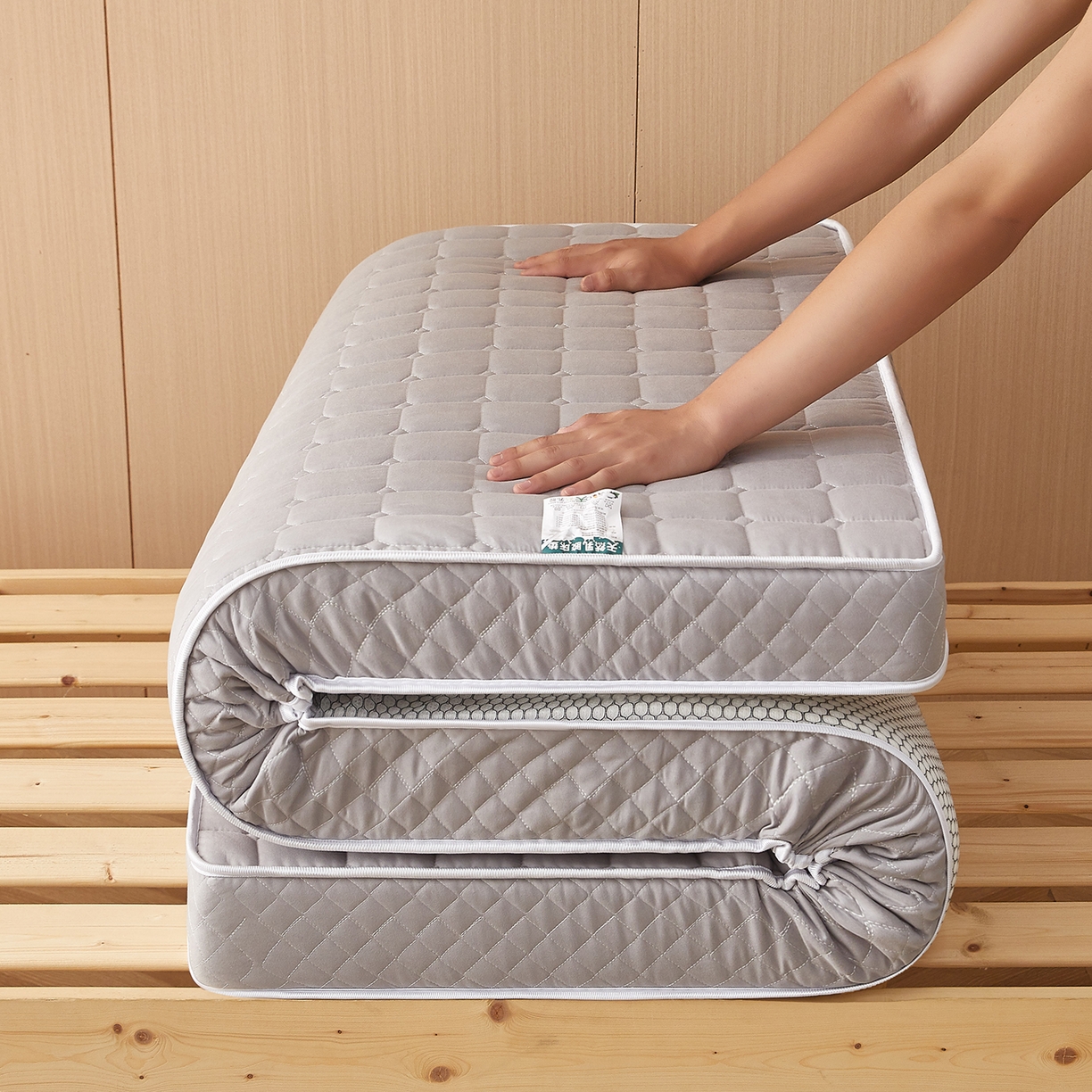 91家纺网 家纺一手货源 找家纺 月茶家纺 2026新款学生款立体面包格床垫 灰色