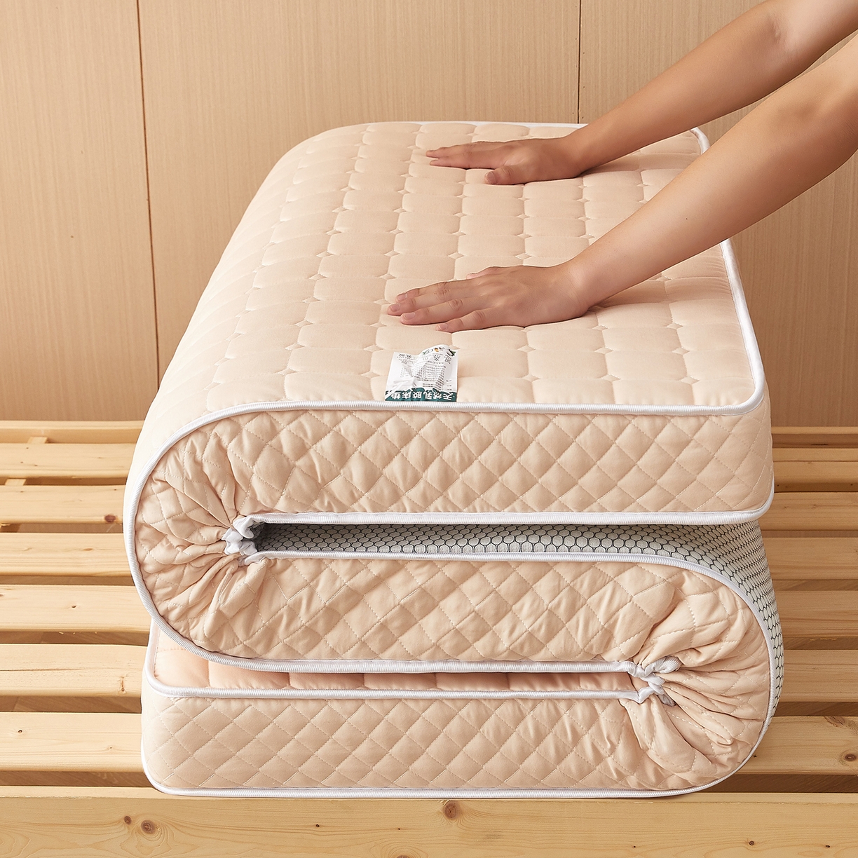 91家纺网 家纺一手货源 找家纺 月茶家纺 2026新款学生款立体面包格床垫 驼色