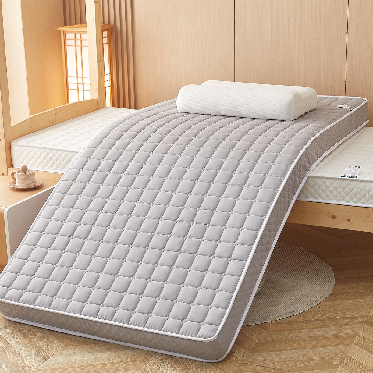 91家纺网 家纺一手货源 找家纺 月茶家纺 2026新款学生款立体面包格床垫 灰色