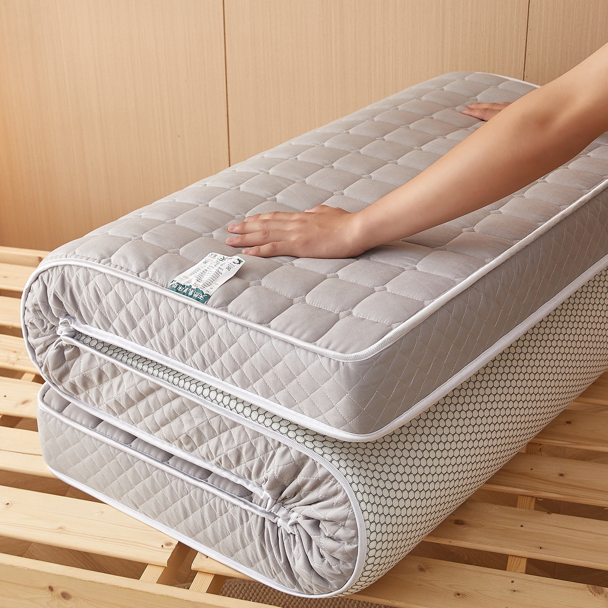 91家纺网 家纺一手货源 找家纺 月茶家纺 2026新款学生款立体面包格床垫 灰色