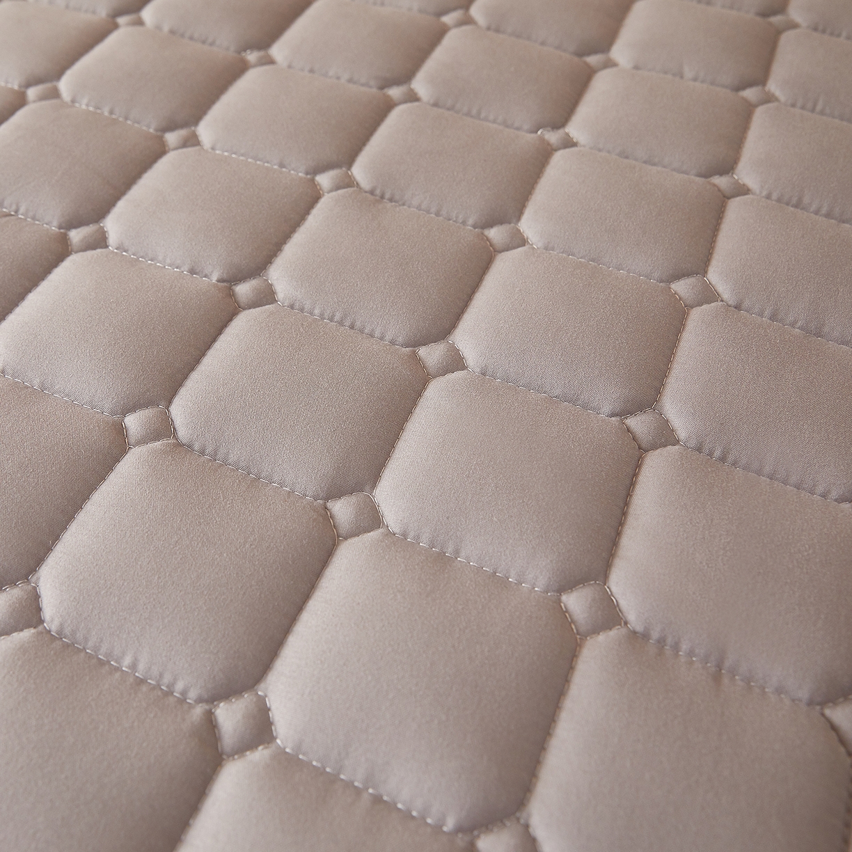 91家纺网 家纺一手货源 找家纺 月茶家纺 2026新款学生款立体面包格床垫 灰色