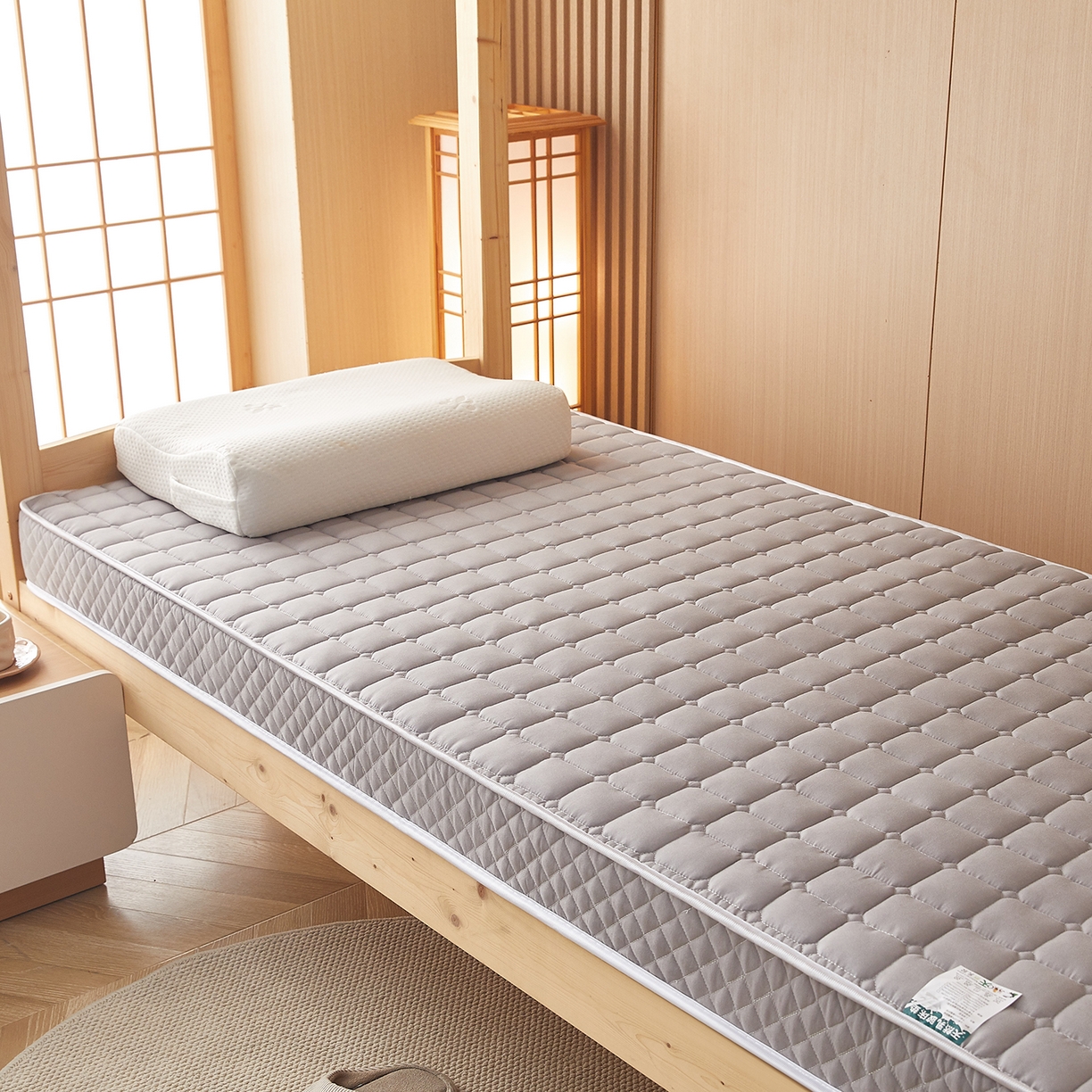 91家纺网 家纺一手货源 找家纺 月茶家纺 2026新款学生款立体面包格床垫 灰色