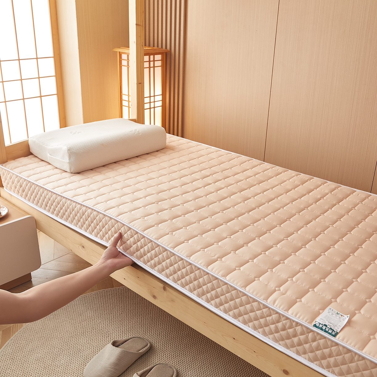 91家纺网 家纺一手货源 找家纺 月茶家纺 2026新款学生款立体面包格床垫 驼色