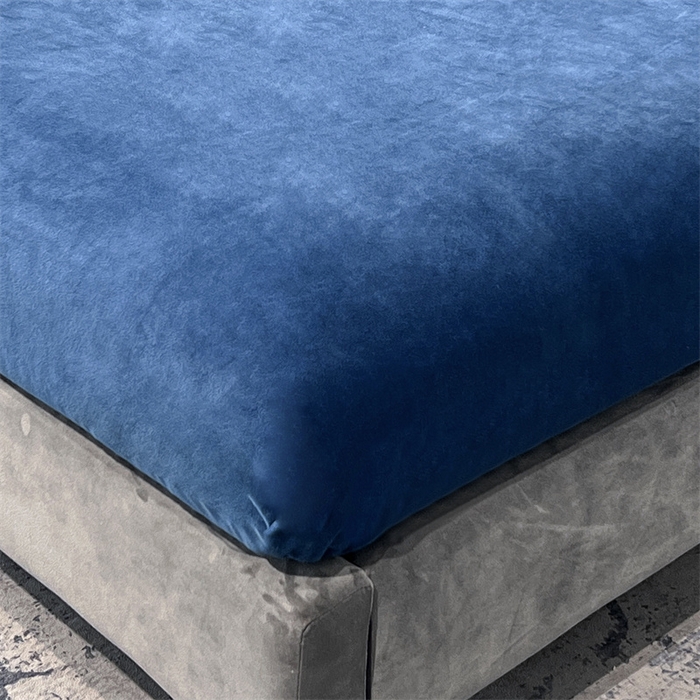 91家纺网 家纺一手货源 找家纺 啊雅家居 2026新款雕花绒加宝宝绒四件套床单款床笠款 点雕绿