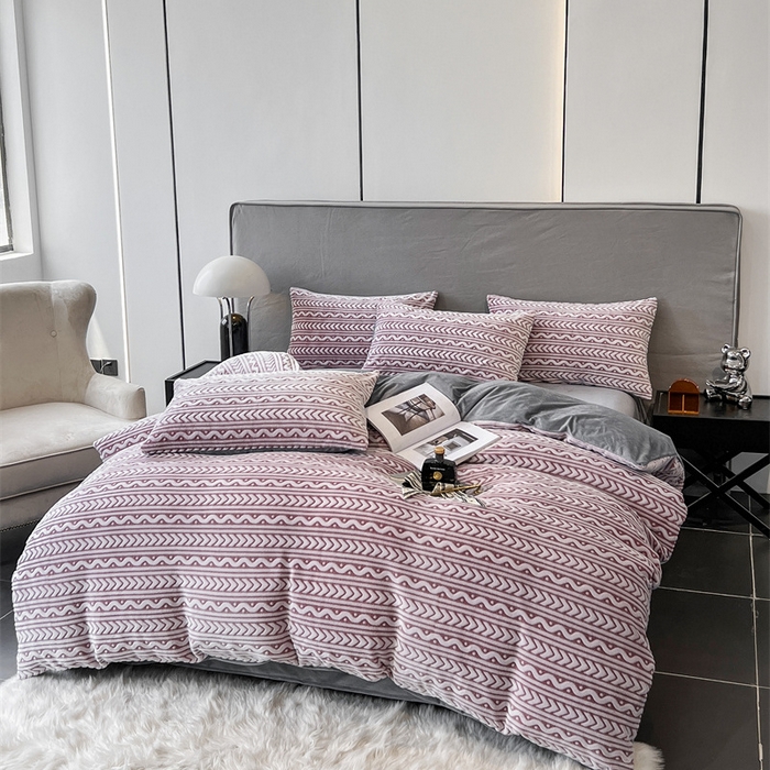 91家纺网 家纺一手货源 找家纺 啊雅家居 2026新款雕花绒加宝宝绒四件套床单款床笠款 连雕豆沙