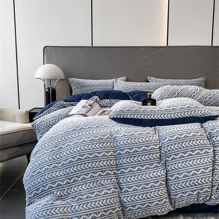 91家纺网 家纺一手货源 找家纺 啊雅家居 2026新款雕花绒加宝宝绒四件套床单款床笠款 连雕蓝