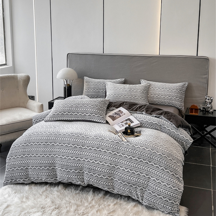 91家纺网 家纺一手货源 找家纺 啊雅家居 2026新款雕花绒加宝宝绒四件套床单款床笠款 连雕棕