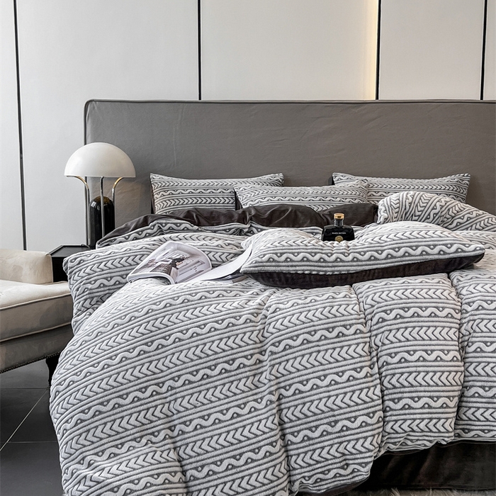 91家纺网 家纺一手货源 找家纺 啊雅家居 2026新款雕花绒加宝宝绒四件套床单款床笠款 连雕棕