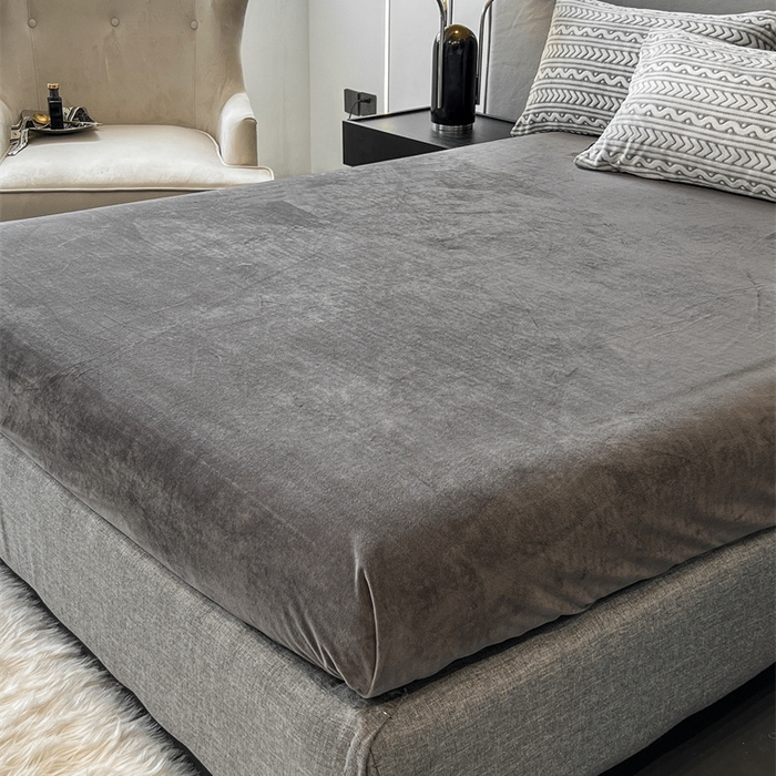 91家纺网 家纺一手货源 找家纺 啊雅家居 2026新款雕花绒加宝宝绒四件套床单款床笠款 连雕棕