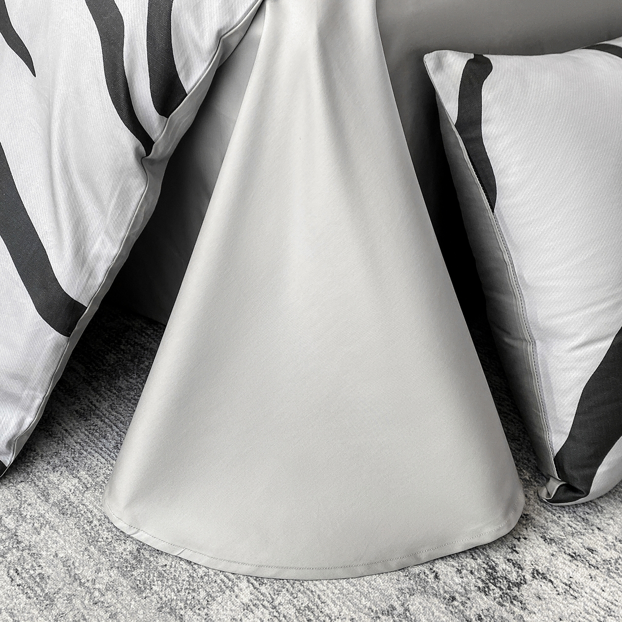 91家纺网 家纺一手货源 找家纺 家居1号家纺 2026新款A类50双股斑马纹全活性活性数码四件套-卡森（活动券后价不得低于279） 卡森-高级灰