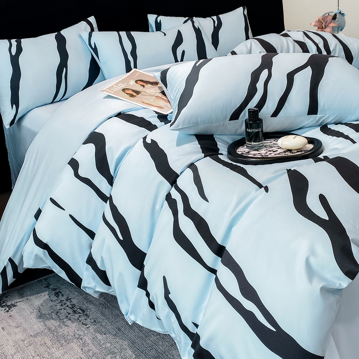 91家纺网 家纺一手货源 找家纺 家居1号家纺 2026新款A类50双股斑马纹全活性活性数码四件套-卡森（活动券后价不得低于279） 卡森-温馨蓝