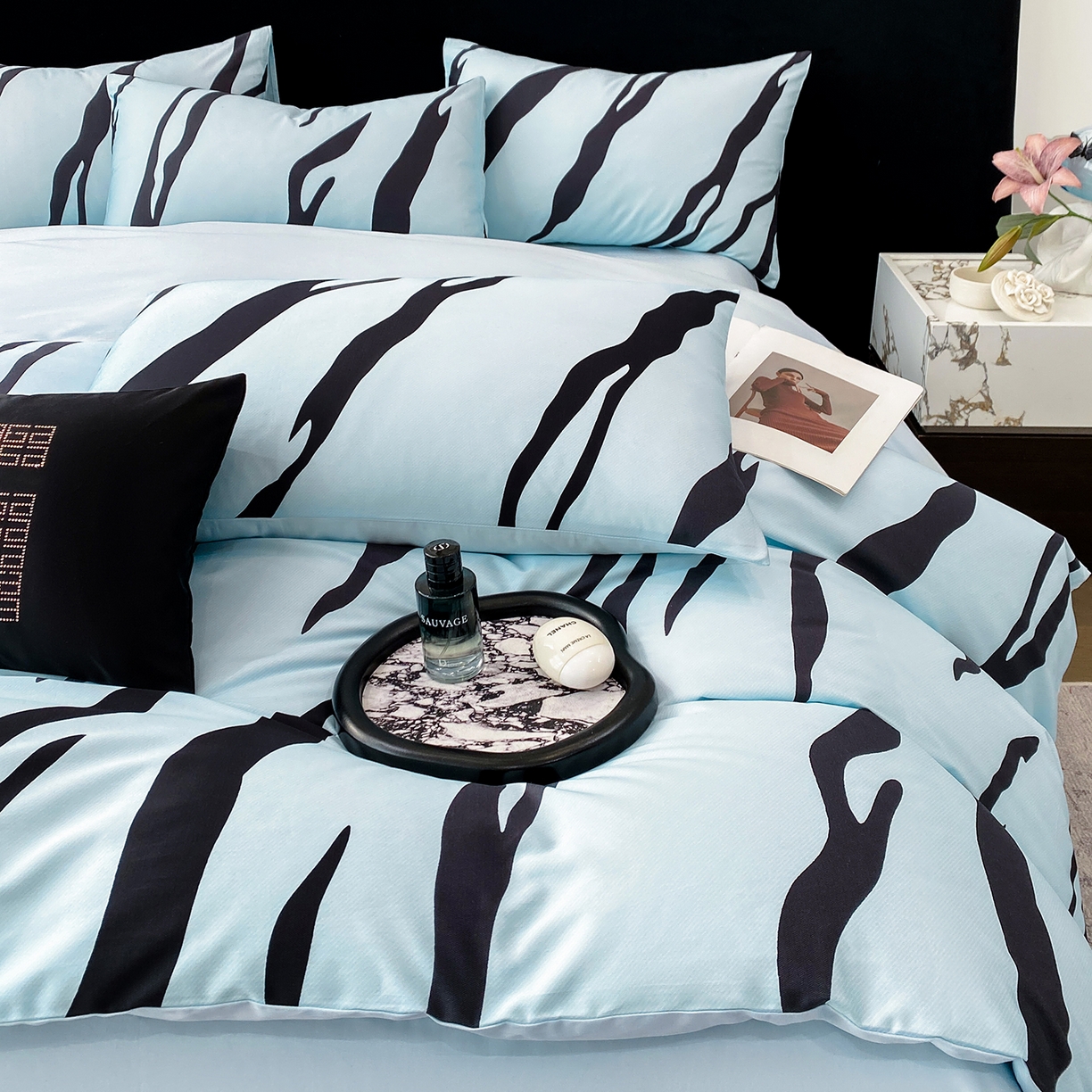 91家纺网 家纺一手货源 找家纺 家居1号家纺 2026新款A类50双股斑马纹全活性活性数码四件套-卡森（活动券后价不得低于279） 卡森-温馨蓝