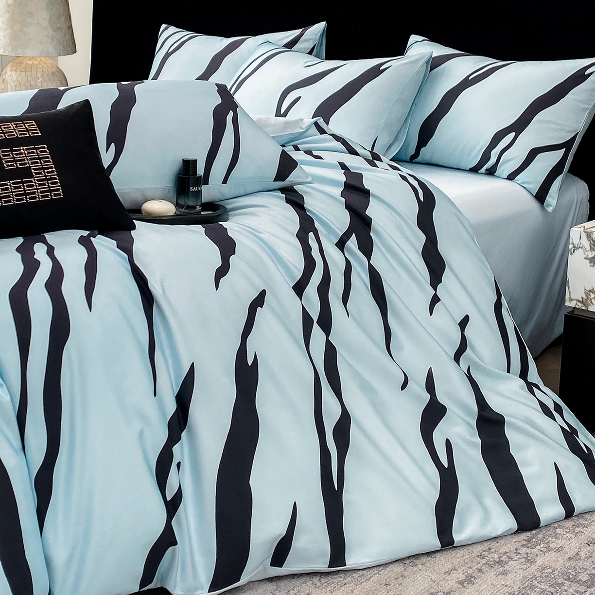 91家纺网 家纺一手货源 找家纺 家居1号家纺 2026新款A类50双股斑马纹全活性活性数码四件套-卡森（活动券后价不得低于279） 卡森-温馨蓝