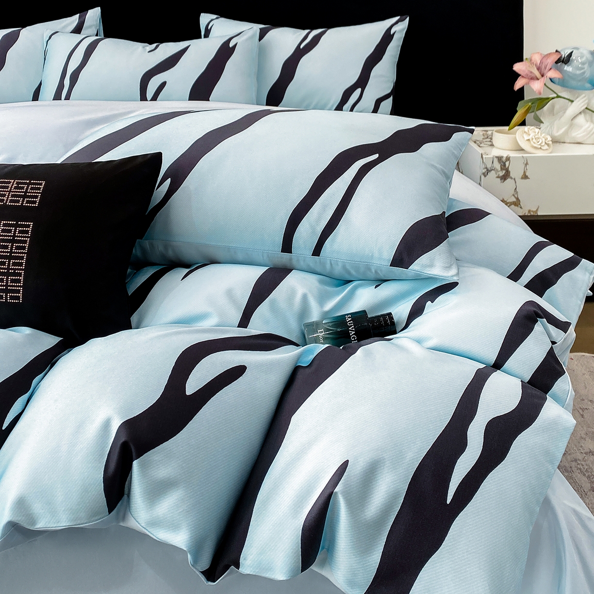 91家纺网 家纺一手货源 找家纺 家居1号家纺 2026新款A类50双股斑马纹全活性活性数码四件套-卡森（活动券后价不得低于279） 卡森-温馨蓝