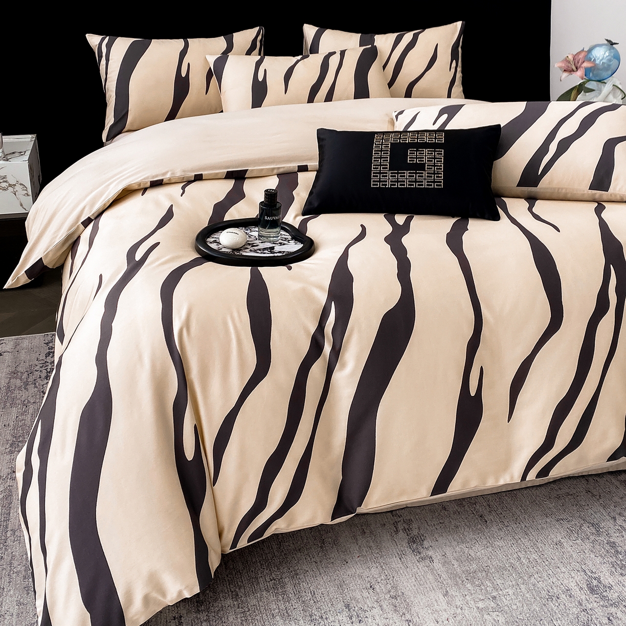 91家纺网 家纺一手货源 找家纺 家居1号家纺 2026新款A类50双股斑马纹全活性活性数码四件套-卡森（活动券后价不得低于279） 卡森-香槟金